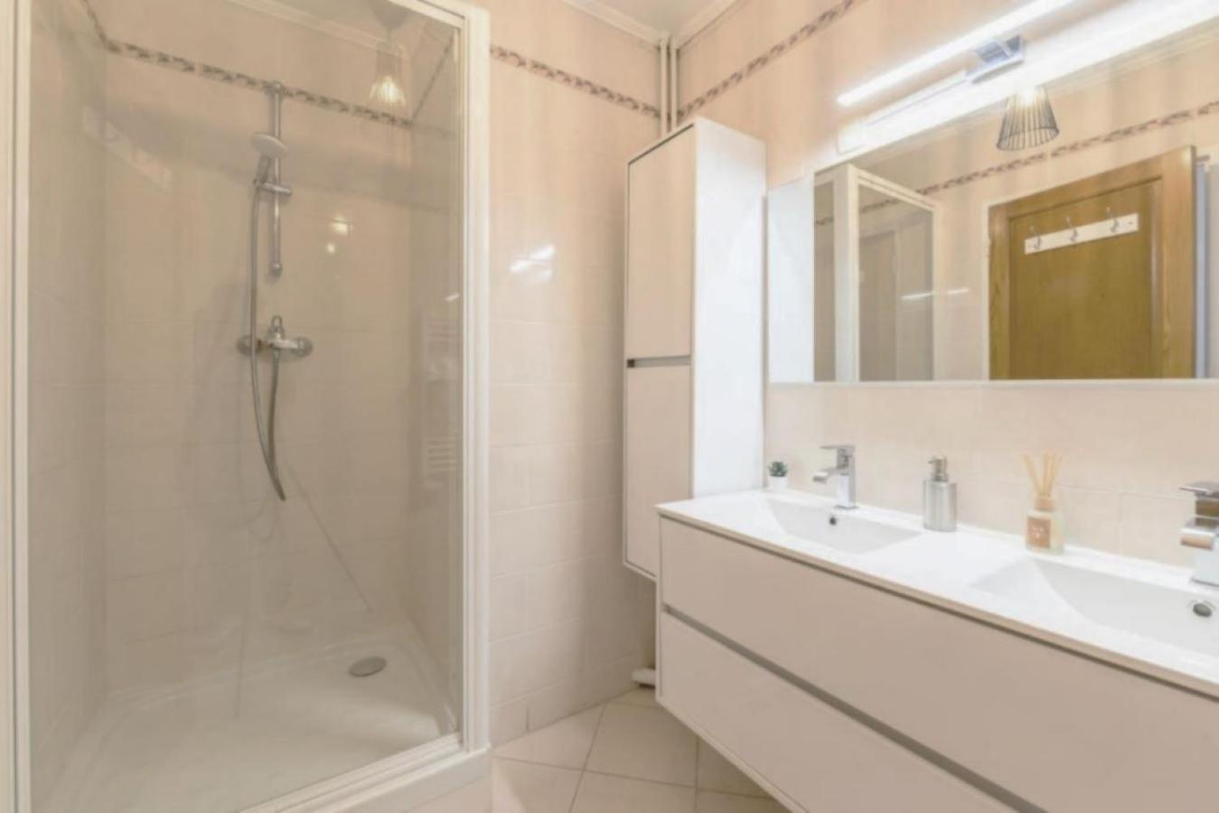 Coeur De Ville - Au Pied Du Metro - 3 Chambres Bobigny Ngoại thất bức ảnh
