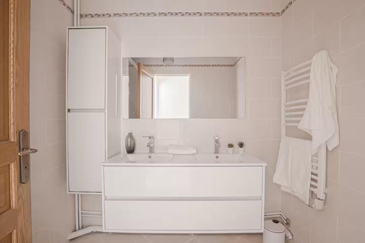 Coeur De Ville - Au Pied Du Metro - 3 Chambres Bobigny Ngoại thất bức ảnh